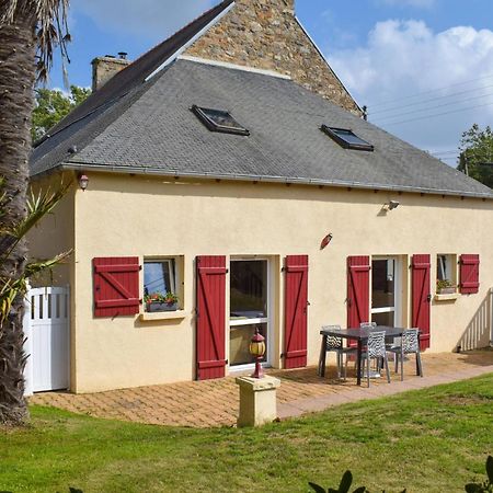 3 Bedroom Awesome Home In Lézardrieux エクステリア 写真