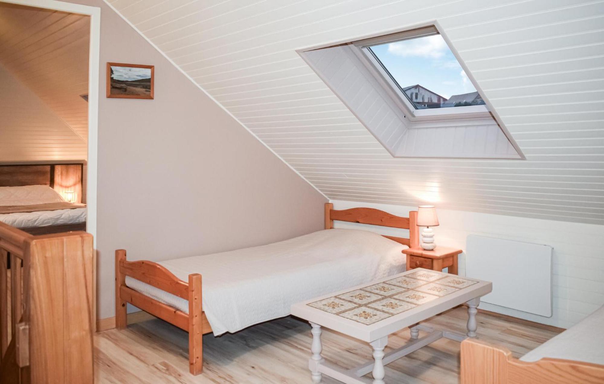 3 Bedroom Awesome Home In Lézardrieux エクステリア 写真