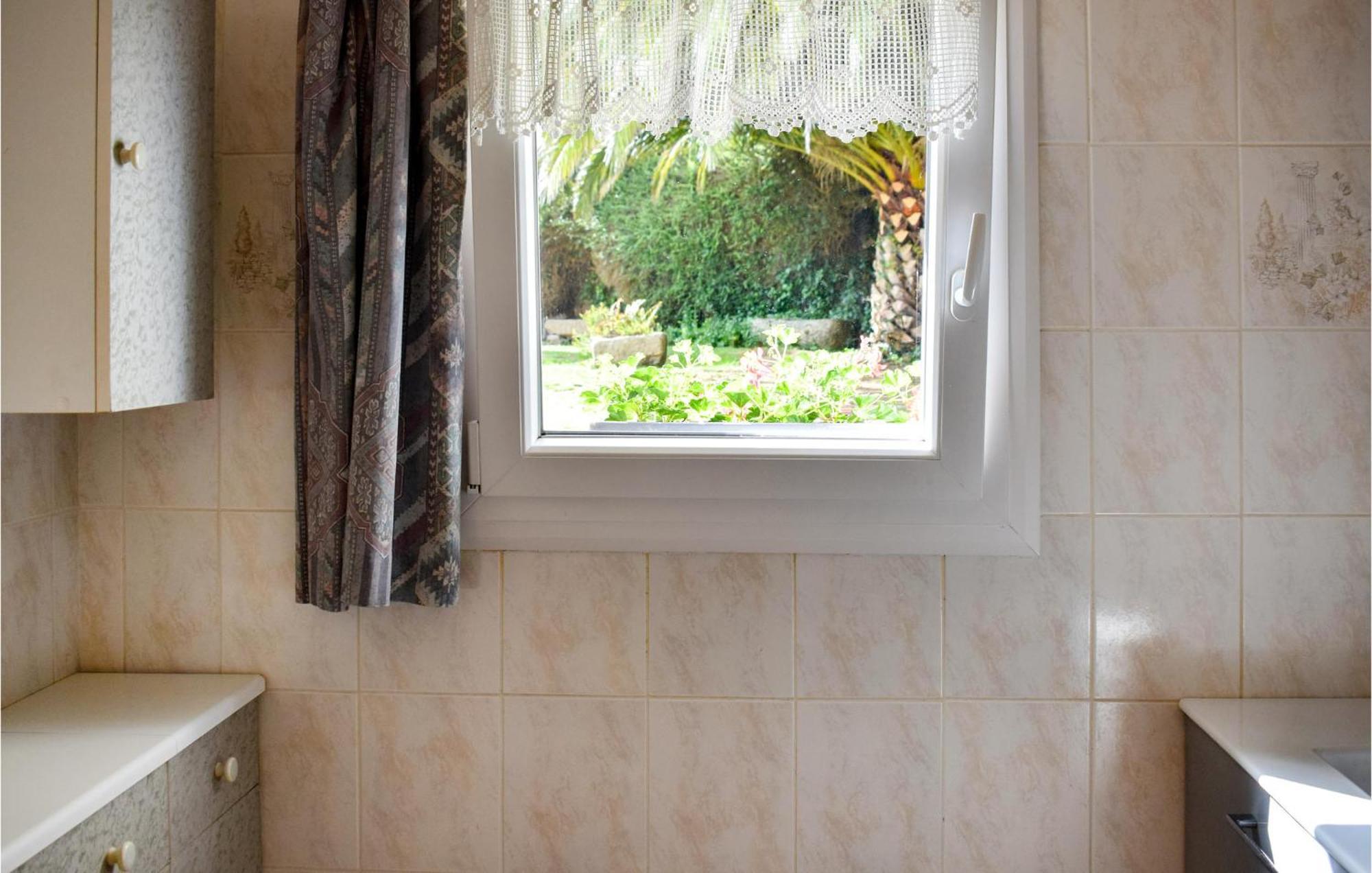 3 Bedroom Awesome Home In Lézardrieux エクステリア 写真